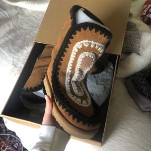 MOU size 37 boots